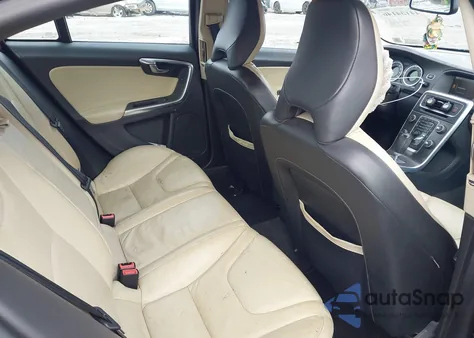 2012 Volvo S60 T5 z USA, uszkodzony, nr VIN YV1622FS1C2139453